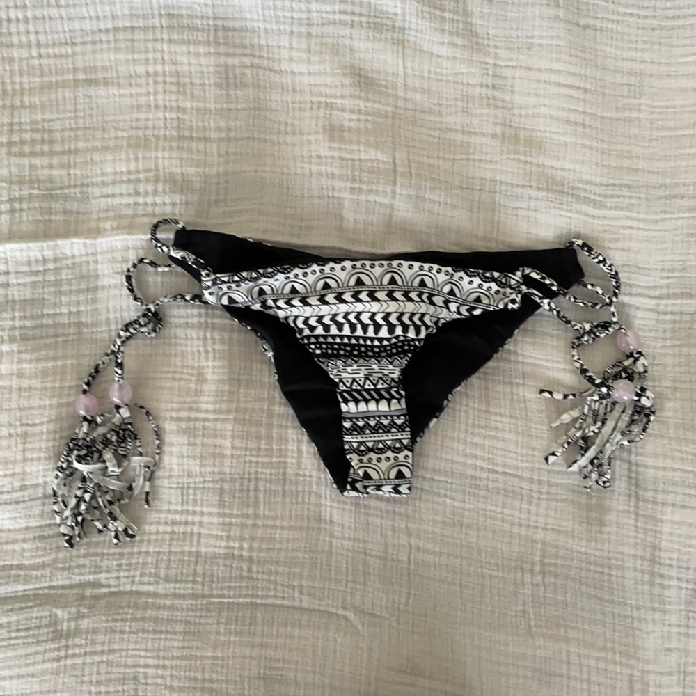 Victoria’s Secret Cheeky Bikini Bottom Size XS